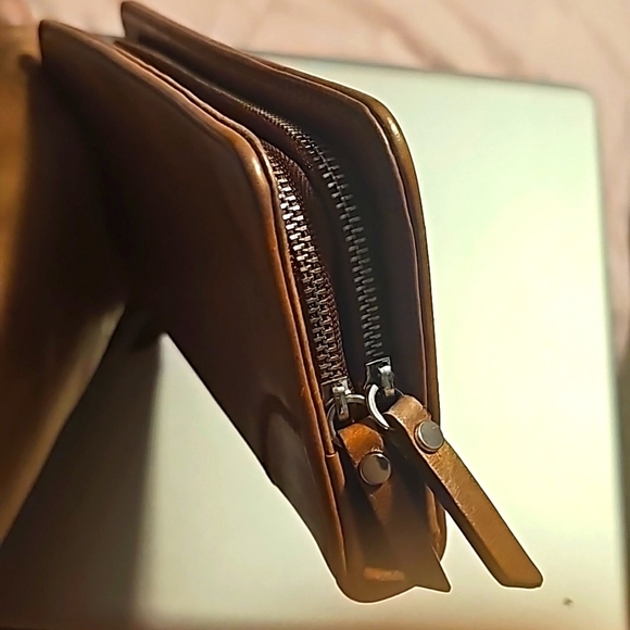 Tous Designer Ladies Wallet. Tan,Leather, 2 Separate Zip Compartments, Snap Clos - Picture 4 of 8